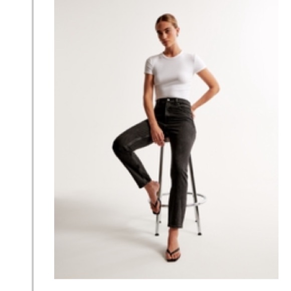 Abercrombie Black High Rise Mom Jean - Size 29 X-Long - Picture 3 of 6